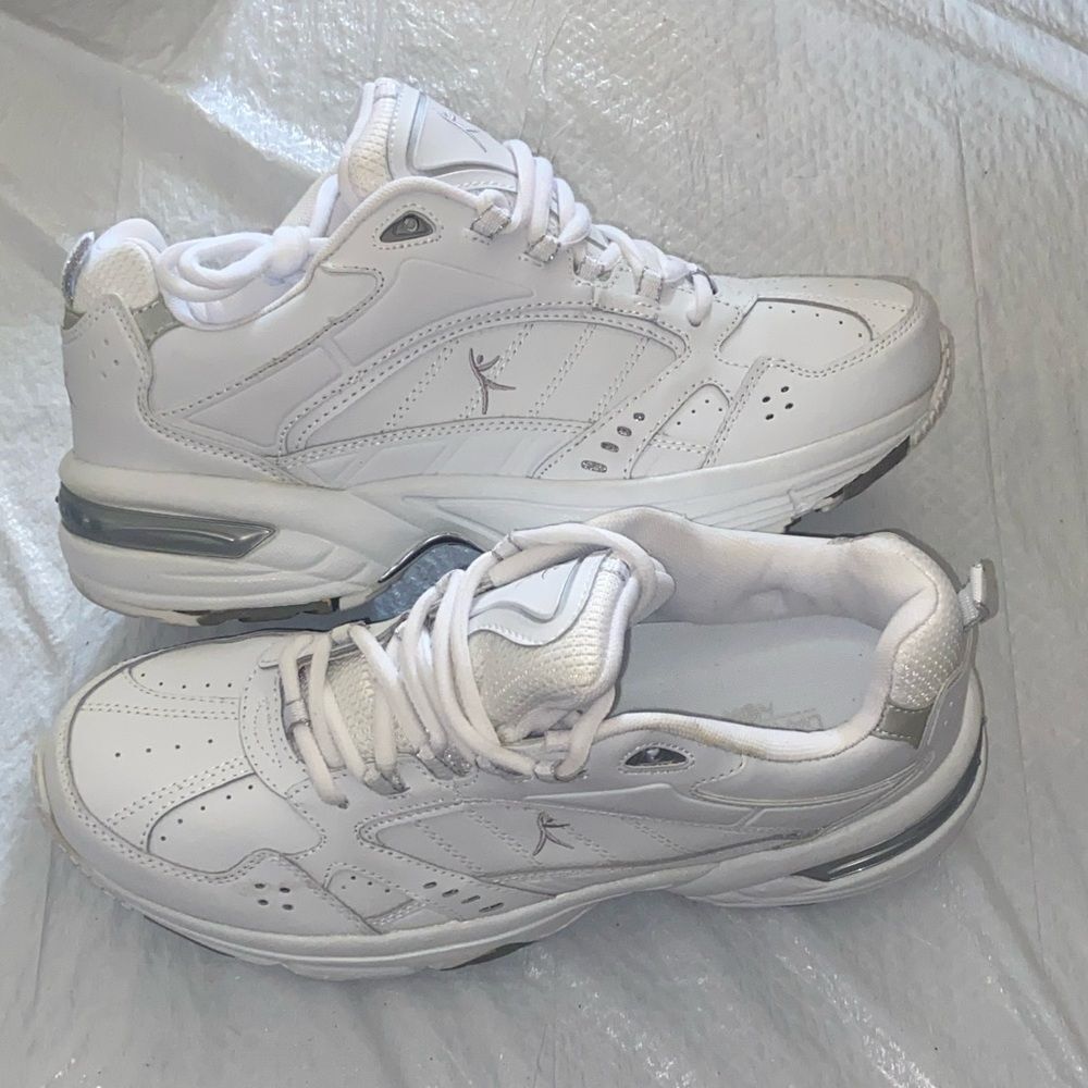 DAN SKIN NOW LEATHER UPPER WHITE NEW WOMAN SHOES SIZE 11